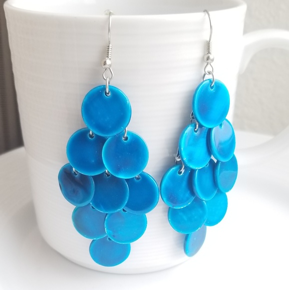 ๐๏ธ 3/$18 BoHo Blue Chic Shell Waterfall Earrings - Picture 2 of 8